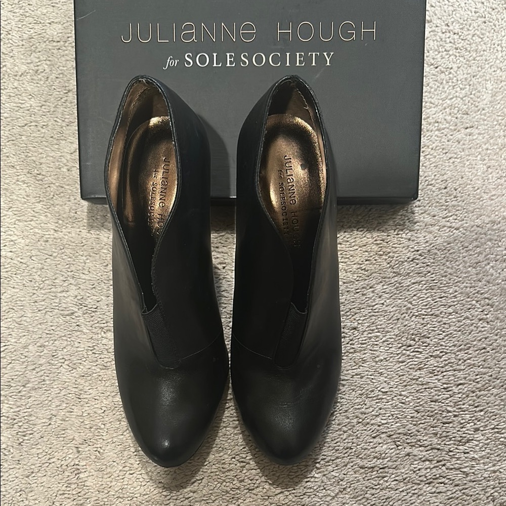 Black leather womens booties. Size 10